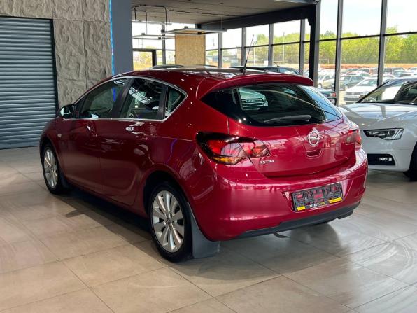 Opel Astra J с пробегом 2011 года, цена 1 150 000 рублей, 54000 км, хэтчбек, Автокод Объявления