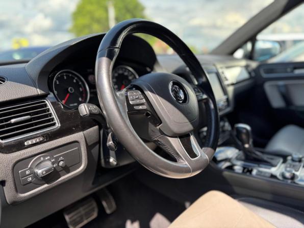 Volkswagen Touareg II Рестайлинг с пробегом 2017 года, цена 3 430 000 рублей, 185388 км, внедорожник, Автокод Объявления