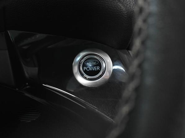 Ford Kuga II с пробегом 2013 года, цена 1 419 000 рублей, 156989 км, внедорожник, Автокод Объявления