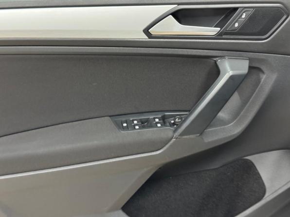 Volkswagen Tiguan II Рестайлинг с пробегом 2021 года, цена 2 350 000 рублей, 103000 км, внедорожник, Автокод Объявления
