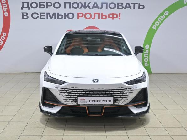 Changan UNI-V I с пробегом 2023 года, цена 2 280 000 рублей, 26000 км, лифтбек, Автокод Объявления