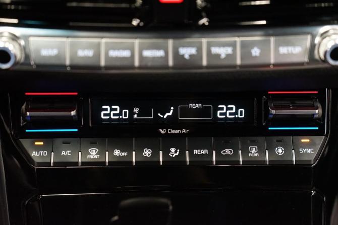 Kia Mohave I Рестайлинг 2 с пробегом 2023 года, цена 5 890 000 рублей, 53000 км, внедорожник, Автокод Объявления