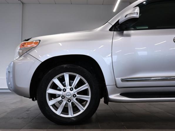 Toyota Land Cruiser 200 Series Рестайлинг 1 с пробегом 2013 года, цена 3 750 000 рублей, 305158 км, внедорожник, Автокод Объявления