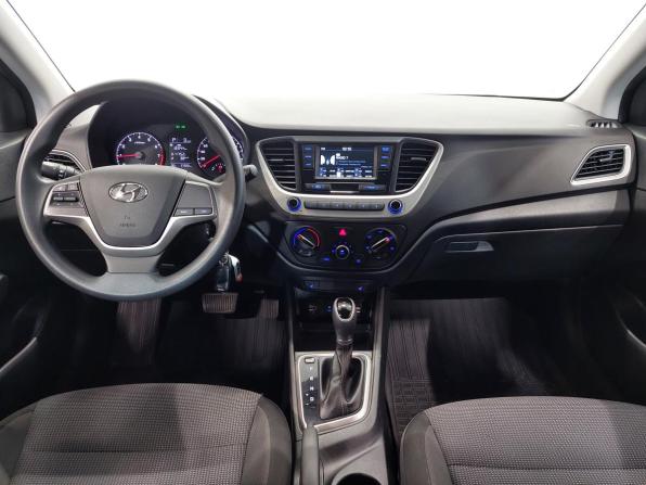 Hyundai Solaris II с пробегом 2017 года, цена 1 380 000 рублей, 37222 км, седан, Автокод Объявления