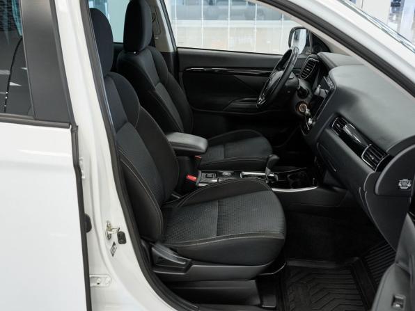 Mitsubishi Outlander III Рестайлинг 3 с пробегом 2021 года, цена 2 450 000 рублей, 96204 км, внедорожник, Автокод Объявления