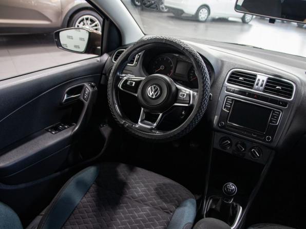 Volkswagen Polo V Рестайлинг с пробегом 2019 года, цена 1 238 000 рублей, 100200 км, седан, Автокод Объявления