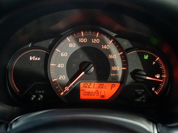 Toyota Vitz III (XP130) Рестайлинг 2 с пробегом 2018 года, цена 830 500 рублей, 108029 км, хэтчбек, Автокод Объявления
