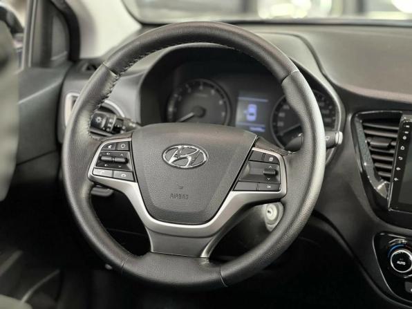 Hyundai Solaris II с пробегом 2018 года, цена 1 395 000 рублей, 106494 км, седан, Автокод Объявления