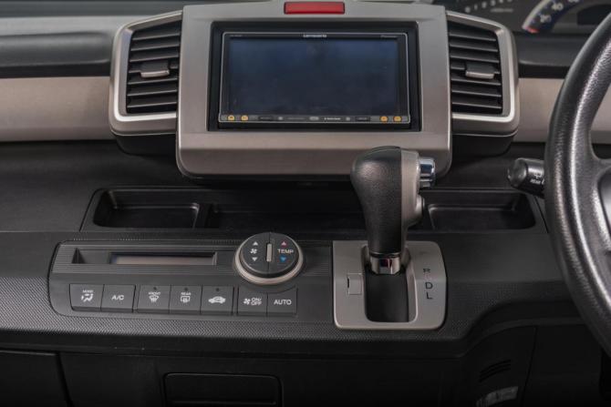 Honda Freed I Рестайлинг с пробегом 2012 года, цена 1 149 000 рублей, 137000 км, компактвэн, Автокод Объявления