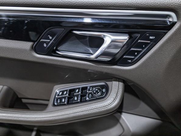 Porsche Macan I с пробегом 2016 года, цена 4 220 000 рублей, 168871 км, внедорожник, Автокод Объявления