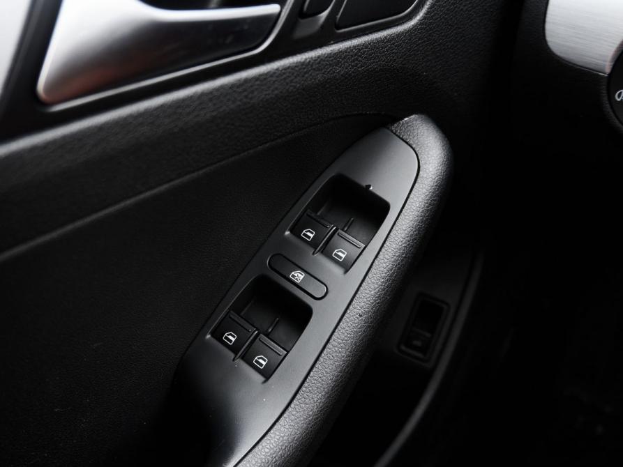Volkswagen Jetta VI Рестайлинг Казань  - изображение 12