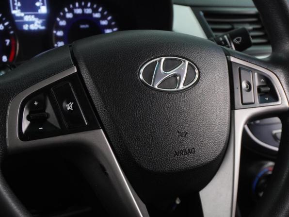Hyundai Solaris I Рестайлинг с пробегом 2015 года, цена 999 000 рублей, 121604 км, седан, Автокод Объявления