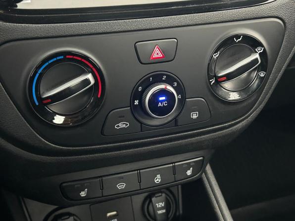 Hyundai Solaris II Рестайлинг с пробегом 2021 года, цена 1 350 000 рублей, 140570 км, седан, Автокод Объявления