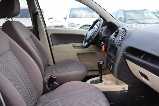 Ford Fusion I Рестайлинг с пробегом 2006 года, цена 349 000 рублей, 189000 км, хэтчбек, Автокод Объявления