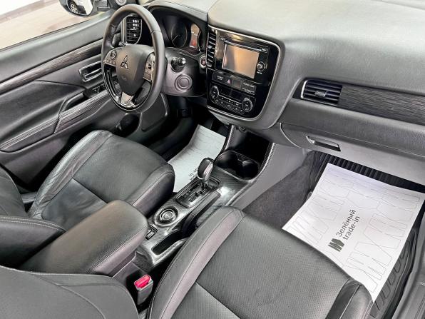 Mitsubishi Outlander III Рестайлинг 2 с пробегом 2016 года, цена 1 795 000 рублей, 137636 км, внедорожник, Автокод Объявления