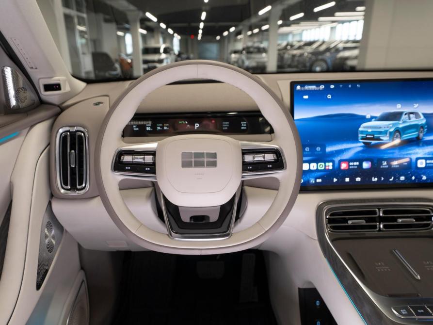 Geely Galaxy M9 Москва  - изображение 11