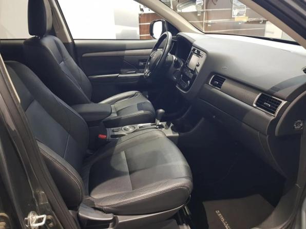 Mitsubishi Outlander III Рестайлинг 2 с пробегом 2015 года, цена 2 099 000 рублей, 57339 км, внедорожник, Автокод Объявления