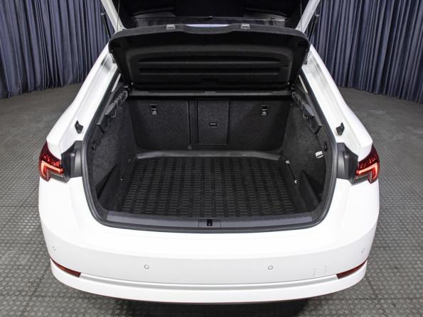 Skoda Octavia IV (A8) с пробегом 2020 года, цена 2 449 000 рублей, 76253 км, лифтбек, Автокод Объявления