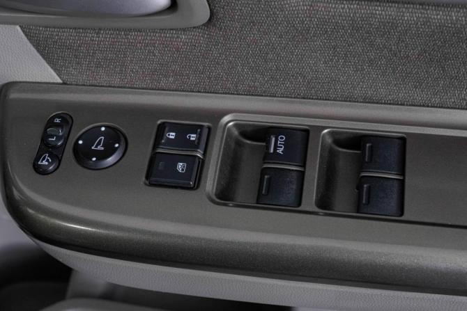 Honda Stepwgn V с пробегом 2015 года, цена 1 639 000 рублей, 180000 км, минивэн, Автокод Объявления