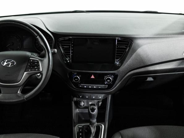 Hyundai Solaris II с пробегом 2019 года, цена 1 349 777 рублей, 115000 км, седан, Автокод Объявления
