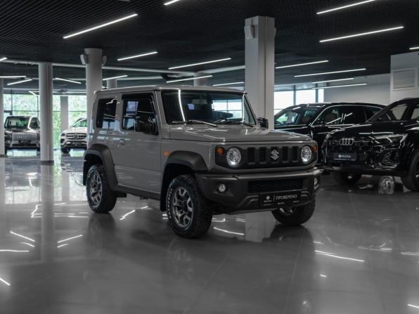 Suzuki Jimny IV с пробегом 2020 года, цена 3 290 000 рублей, 27000 км, внедорожник, Автокод Объявления