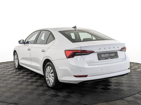 Skoda Octavia IV (A8) с пробегом 2021 года, цена 2 415 000 рублей, 73007 км, лифтбек, Автокод Объявления