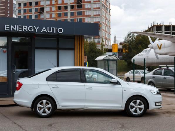 Skoda Rapid I с пробегом 2014 года, цена 930 000 рублей, 248974 км, лифтбек, Автокод Объявления