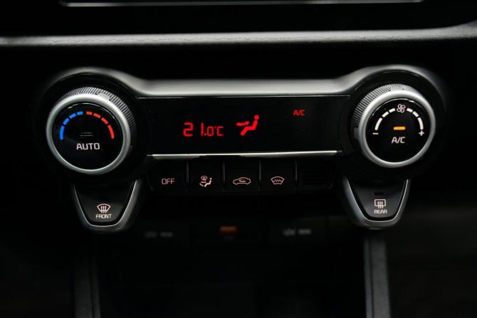 Kia Rio IV Рестайлинг с пробегом 2022 года, цена 1 990 000 рублей, 30000 км, хэтчбек, Автокод Объявления