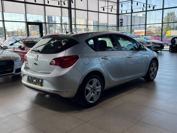 Opel Astra J Рестайлинг с пробегом 2012 года, цена 1 120 000 рублей, 103434 км, хэтчбек, Автокод Объявления