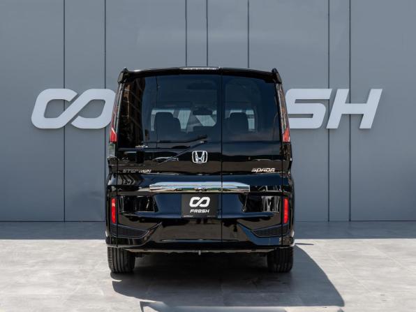 Honda Stepwgn V Рестайлинг с пробегом 2018 года, цена 2 450 000 рублей, 93367 км, минивэн, Автокод Объявления