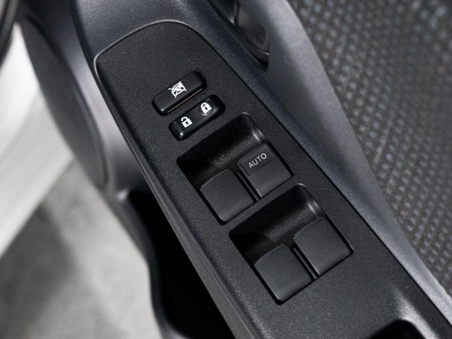 Toyota Vitz III (XP130) Рестайлинг 2 Иркутск  - изображение 17