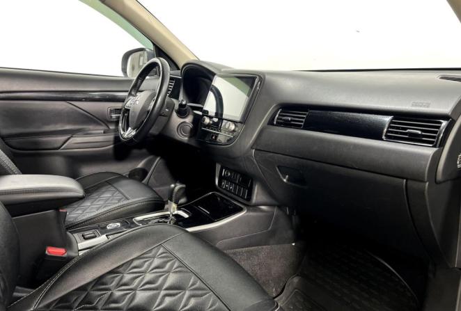 Mitsubishi Outlander III Рестайлинг 3 с пробегом 2021 года, цена 2 100 000 рублей, 166419 км, внедорожник, Автокод Объявления