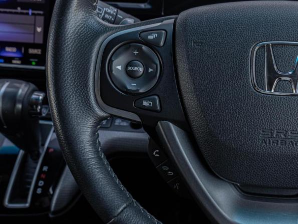 Honda Stepwgn V Рестайлинг с пробегом 2018 года, цена 2 300 000 рублей, 81402 км, минивэн, Автокод Объявления