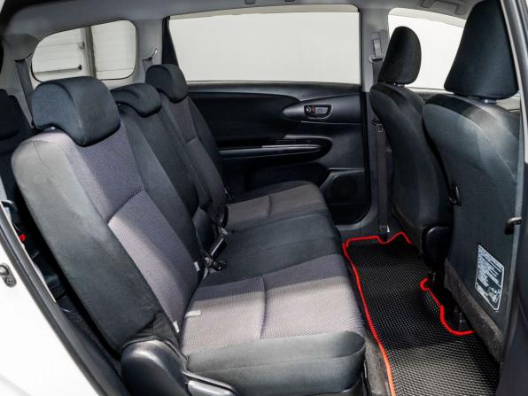 Toyota Wish II Рестайлинг с пробегом 2013 года, цена 1 495 000 рублей, 167800 км, минивэн, Автокод Объявления