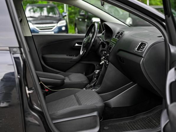 Volkswagen Polo V с пробегом 2012 года, цена 865 000 рублей, 104405 км, седан, Автокод Объявления