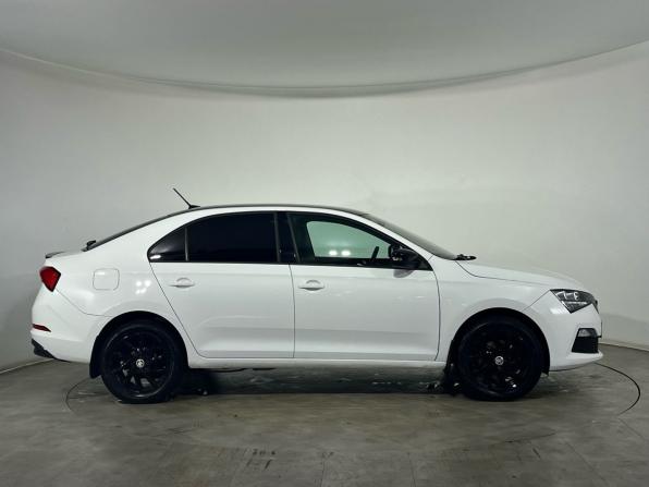 Skoda Rapid II с пробегом 2021 года, цена 1 795 000 рублей, 58380 км, лифтбек, Автокод Объявления