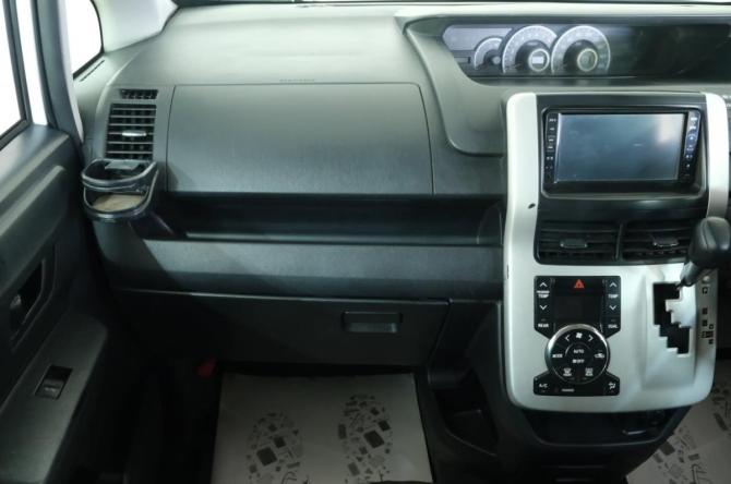 Toyota Noah II (R70) с пробегом 2010 года, цена 1 159 000 рублей, 281000 км, минивэн, Автокод Объявления
