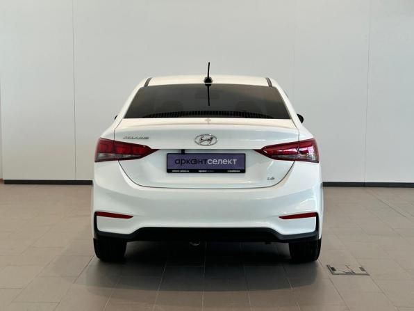 Hyundai Solaris II с пробегом 2019 года, цена 1 350 000 рублей, 120371 км, седан, Автокод Объявления