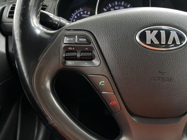 Kia Rio III Рестайлинг с пробегом 2017 года, цена 858 000 рублей, 163313 км, седан, Автокод Объявления