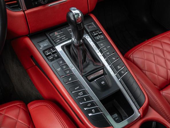 Porsche Macan I с пробегом 2015 года, цена 3 330 000 рублей, 123350 км, внедорожник, Автокод Объявления