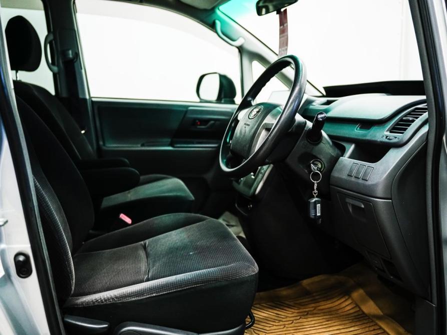 Toyota Noah II (R70) Красноярск  - изображение 13