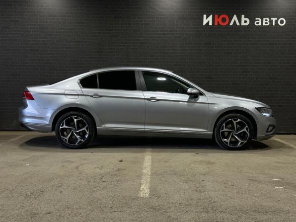 Volkswagen Passat B8 Рестайлинг с пробегом 2020 года, цена 2 575 000 рублей, 63713 км, седан, Автокод Объявления
