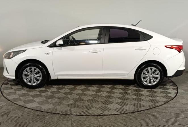 Hyundai Solaris II Рестайлинг с пробегом 2021 года, цена 1 195 000 рублей, 121657 км, седан, Автокод Объявления