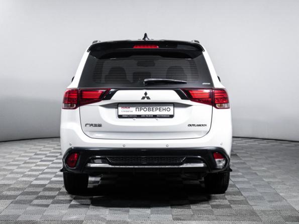 Mitsubishi Outlander III Рестайлинг 3 с пробегом 2022 года, цена 3 699 000 рублей, 8000 км, внедорожник, Автокод Объявления