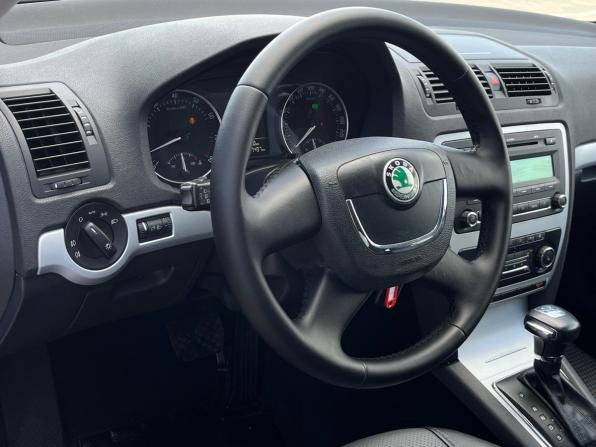 Skoda Octavia II (A5) Рестайлинг с пробегом 2011 года, цена 720 000 рублей, 147487 км, лифтбек, Автокод Объявления