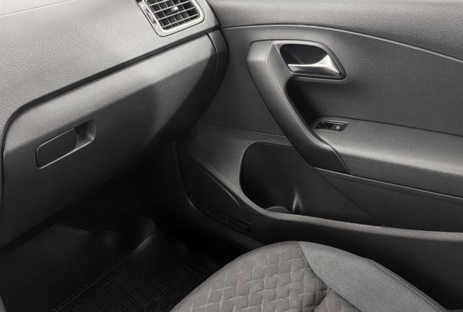 Volkswagen Polo V Рестайлинг с пробегом 2019 года, цена 1 390 000 рублей, 99500 км, седан, Автокод Объявления