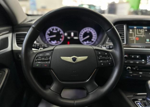 Hyundai Genesis II с пробегом 2016 года, цена 1 655 000 рублей, 194263 км, седан, Автокод Объявления
