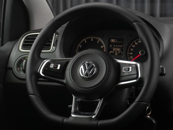 Volkswagen Polo V Рестайлинг с пробегом 2018 года, цена 1 169 000 рублей, 94740 км, седан, Автокод Объявления