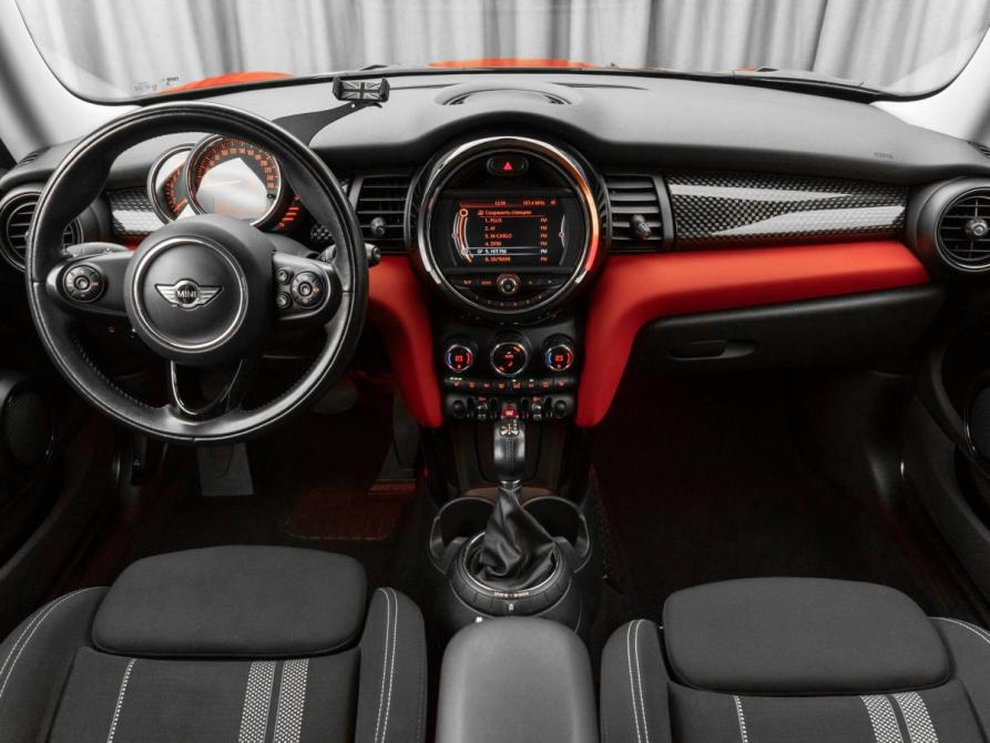 Mini Hatch III (F55/F56) Москва  - изображение 8
