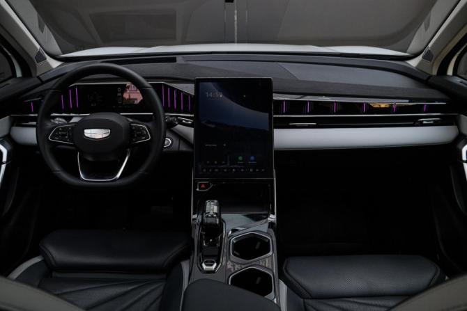 Geely Atlas II с пробегом 2024 года, цена 3 230 000 рублей, 17116 км, внедорожник, Автокод Объявления